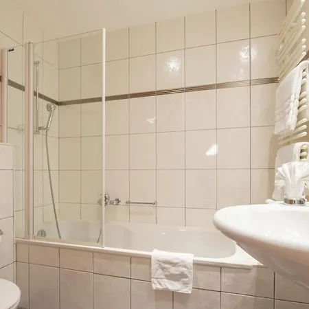 Apartment Dolce Appartement-fewo 2-bettwohnung Allalin By Interhome