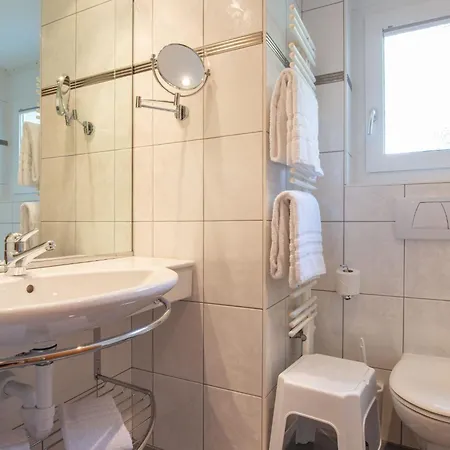 Dolce Appartement-fewo 2-bettwohnung Allalin By Interhome
